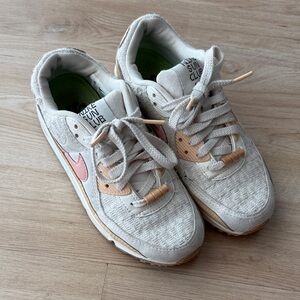 Nike Cream and Pink Sun Club Lace-Up Sneakers